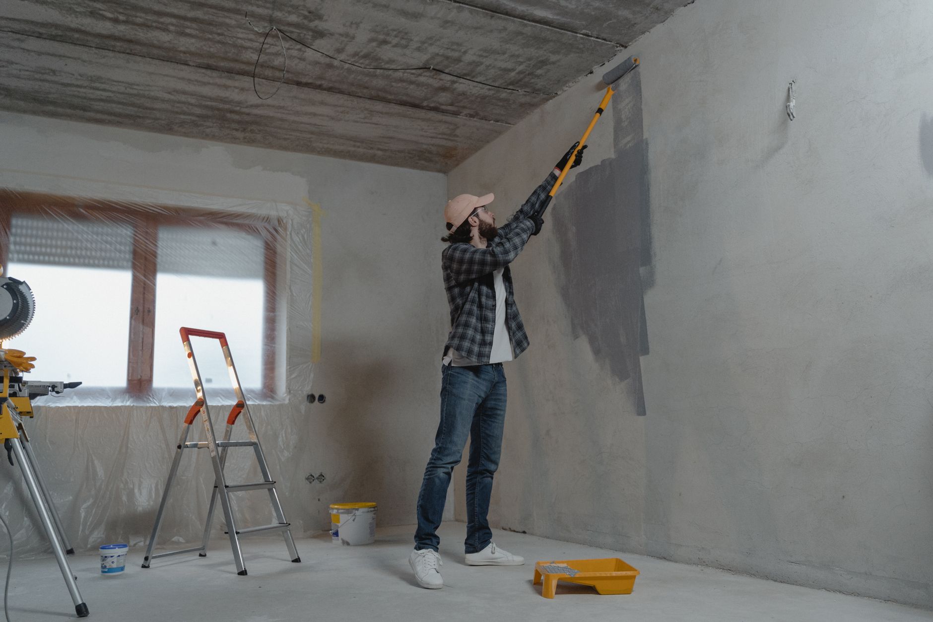 Peintre en bâtiment équipe à Vaulx-en-Velin